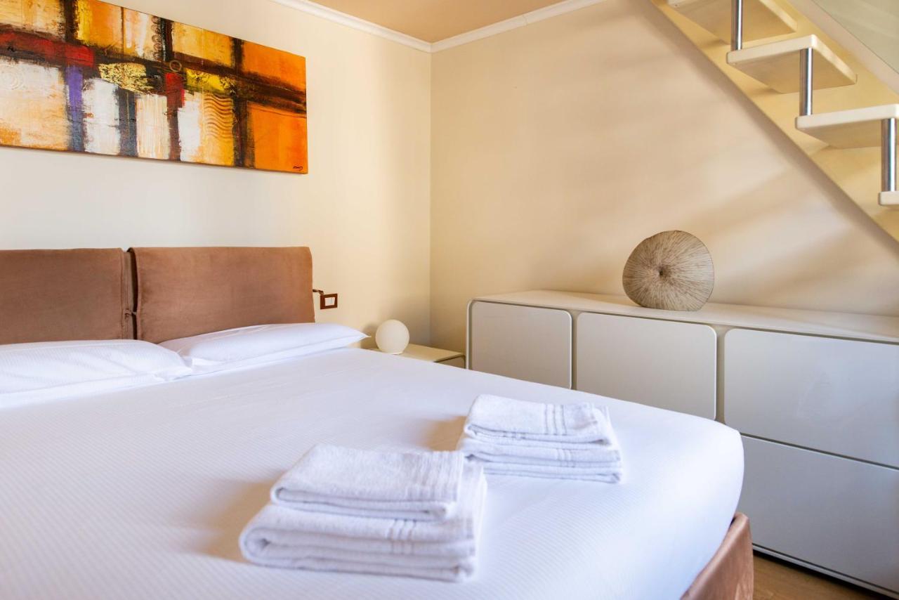 Modern, Bright Near Boboli Gardens & Santo Spirito - Homeunity Firenze Esterno foto